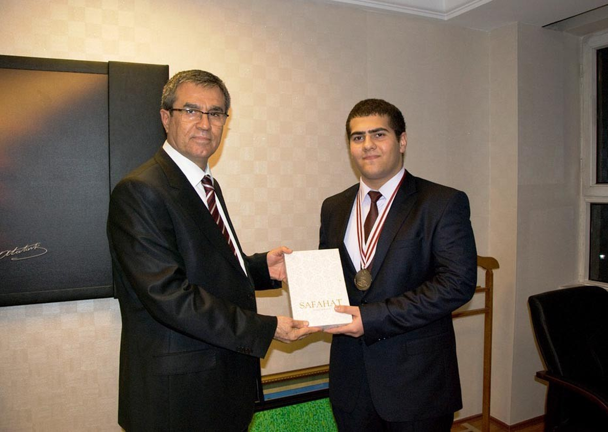 İl Milli Eğitim Müdürü Pala, Bilim Olimpiyatlarında Madalya Alan Öğrencileri Kabul Etti
