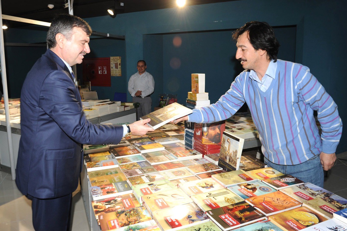Konya Kitap Günleri\'ni 98 Bin Kişi Ziyaret Etti