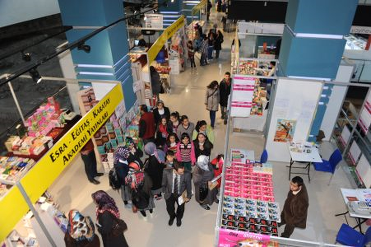 Konya Kitap Günleri\'ni 98 Bin Kişi Ziyaret Etti