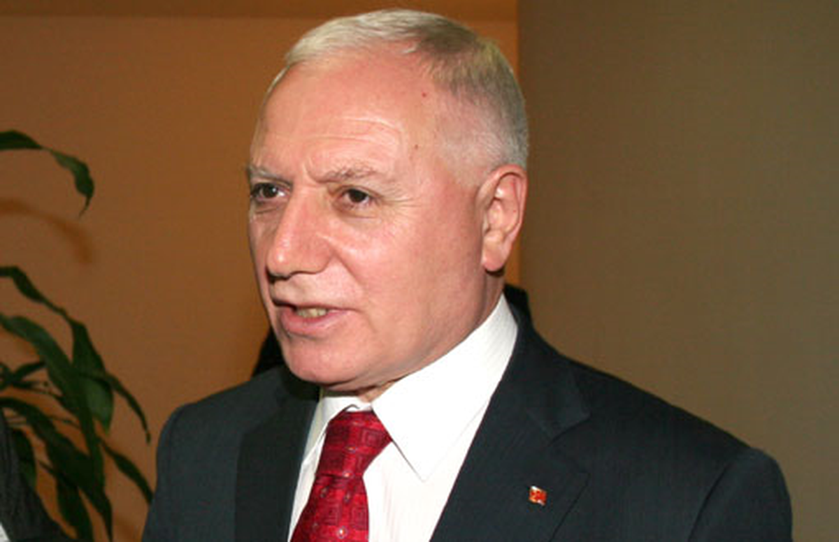 Mesot, Haberal Adına Ödül Verecek