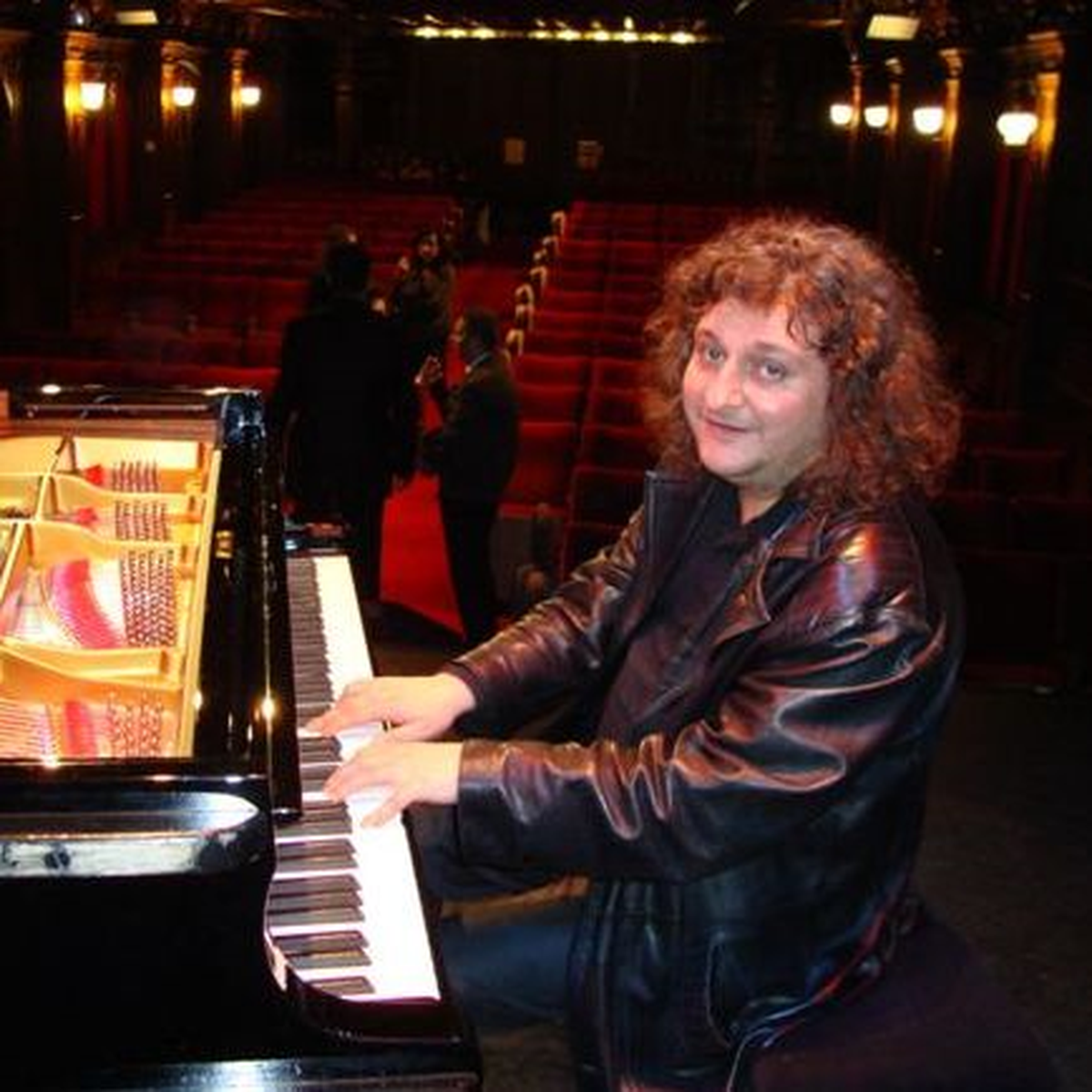 Piyanist Tuluyhan Uğurlu Sirkeci Garı\'nda Konser Verecek