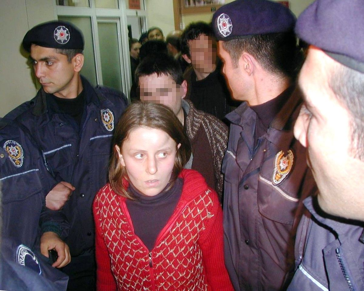 Polisi Şehit Eden Kadın Saldırgan