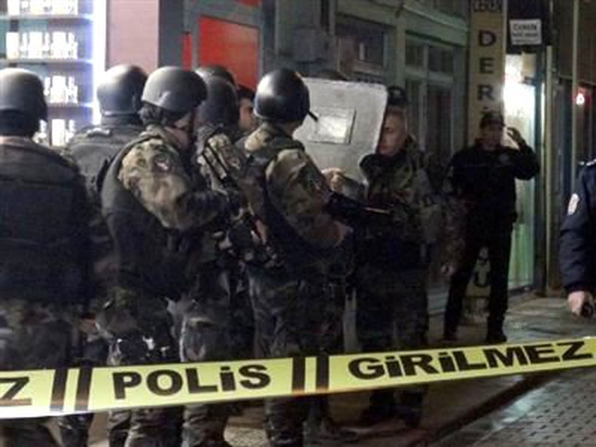 Pompalı Tüfekle Dehşet Saçtı, Polisi Alarma Geçirdi