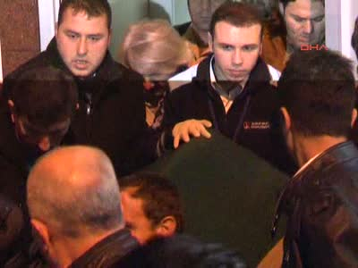 Şehit Polisin Cenazesi Adli Tıp Kurumu\'na Sevk Edildi