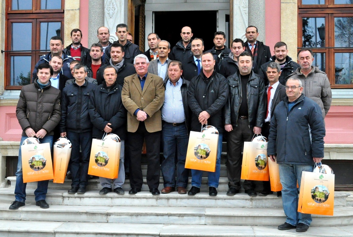 Spor Malzemelerini Omuzlanarak Kulüplerine Taşıdılar