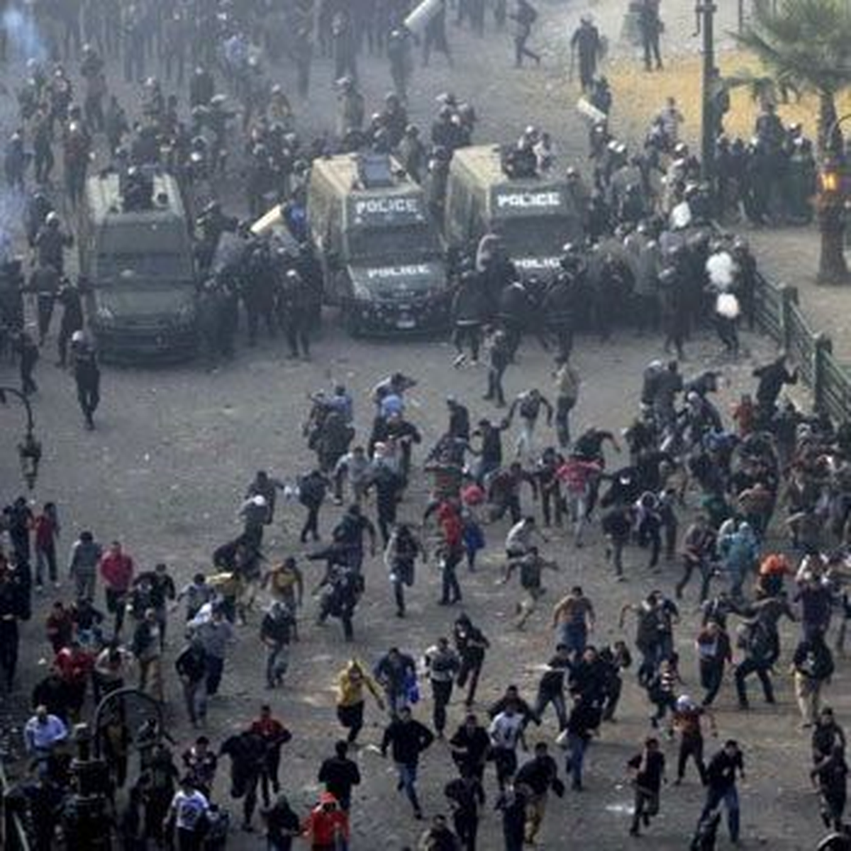 Tahrir\'de Protestoculara Ateş Açıldı