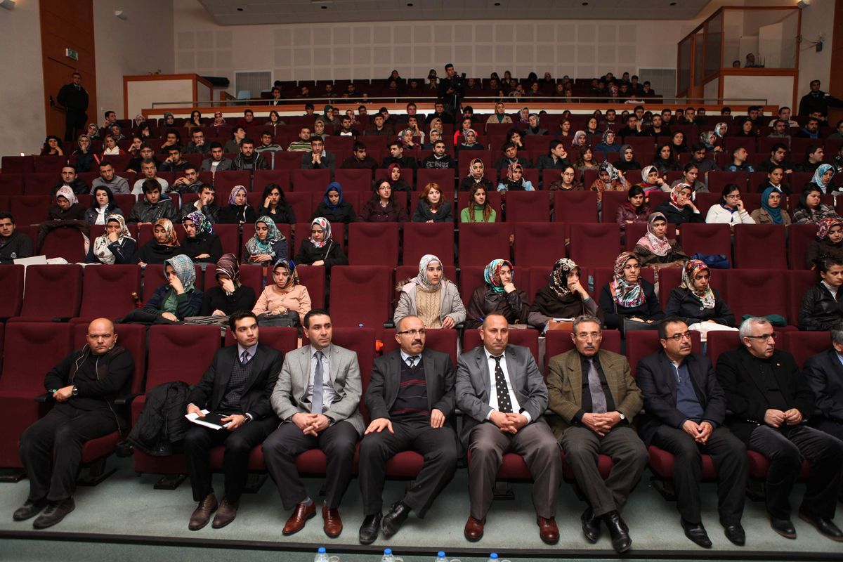 Talha Uğurluel Adıyaman Üniversitesi Öğrencileriyle Buluştu