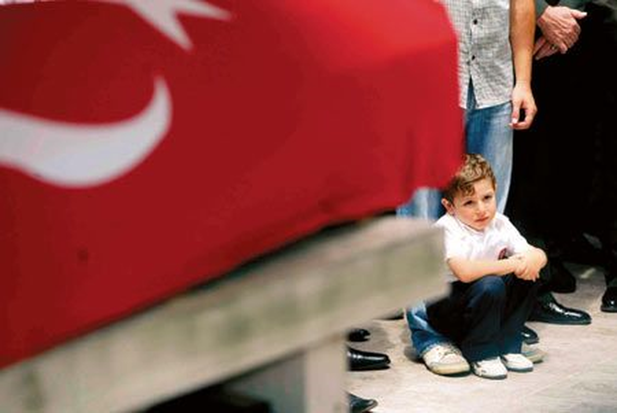 Terör Şehidi ve Malullerin Yakınlarına Kamuda İstihdam Hakkı