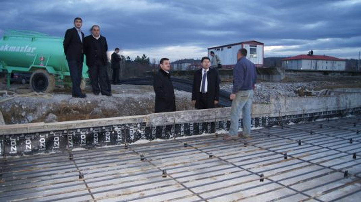 Tunç, Gençlik Merkezinde İncelemelerde Bulundu