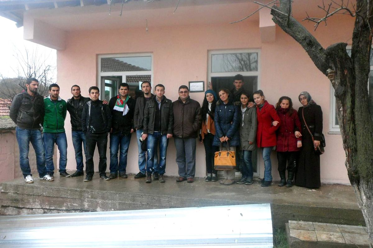 Üniversite Öğrencileri Okul Onardı