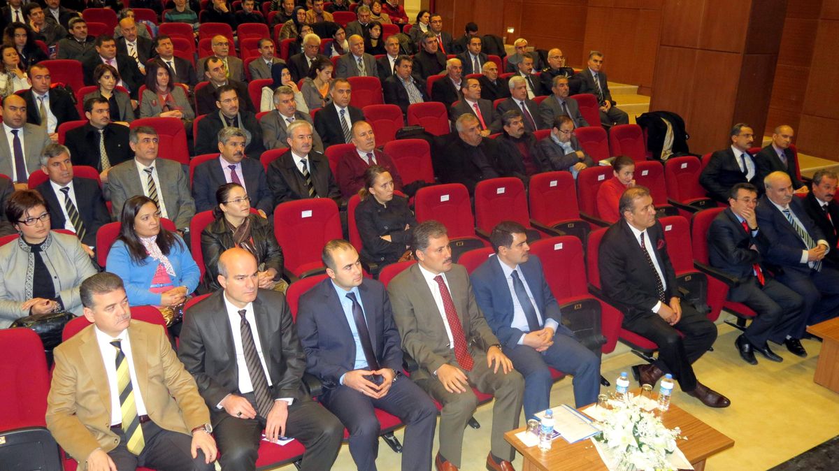 Vali Şahin\'de İnsan Hakları Açıklamaları