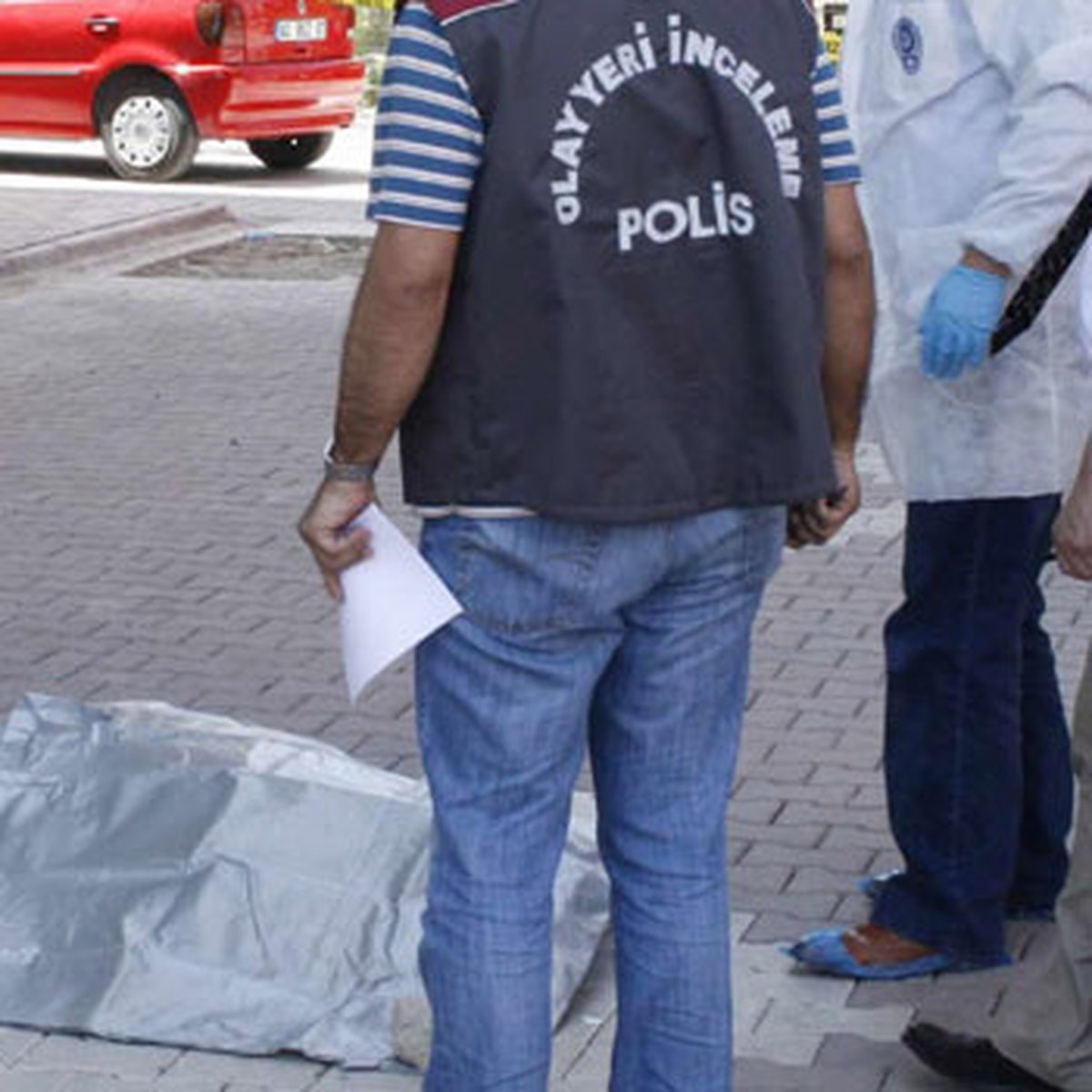 Yaşlı Adam 6. Kattan Düşerek Öldü