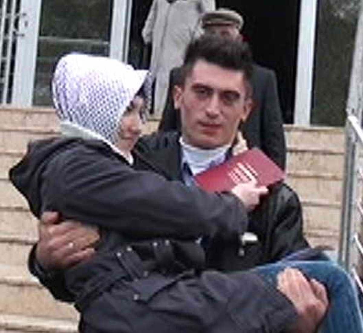 12.12.2012\'de Evlenmek İçin Hasta Yatağından Kalktı