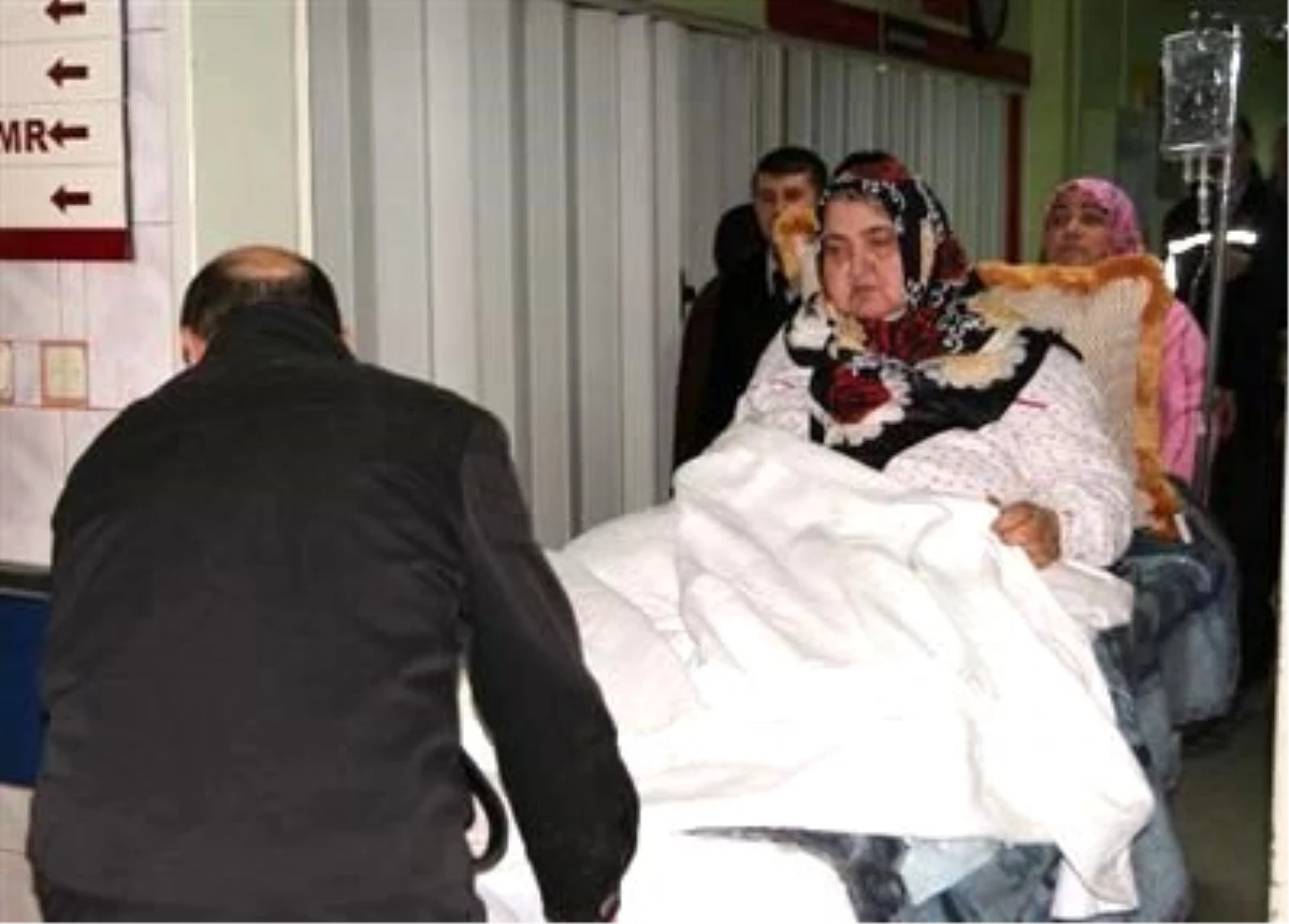 200 Kiloluk Kadın Hastaneye Zor Taşındı