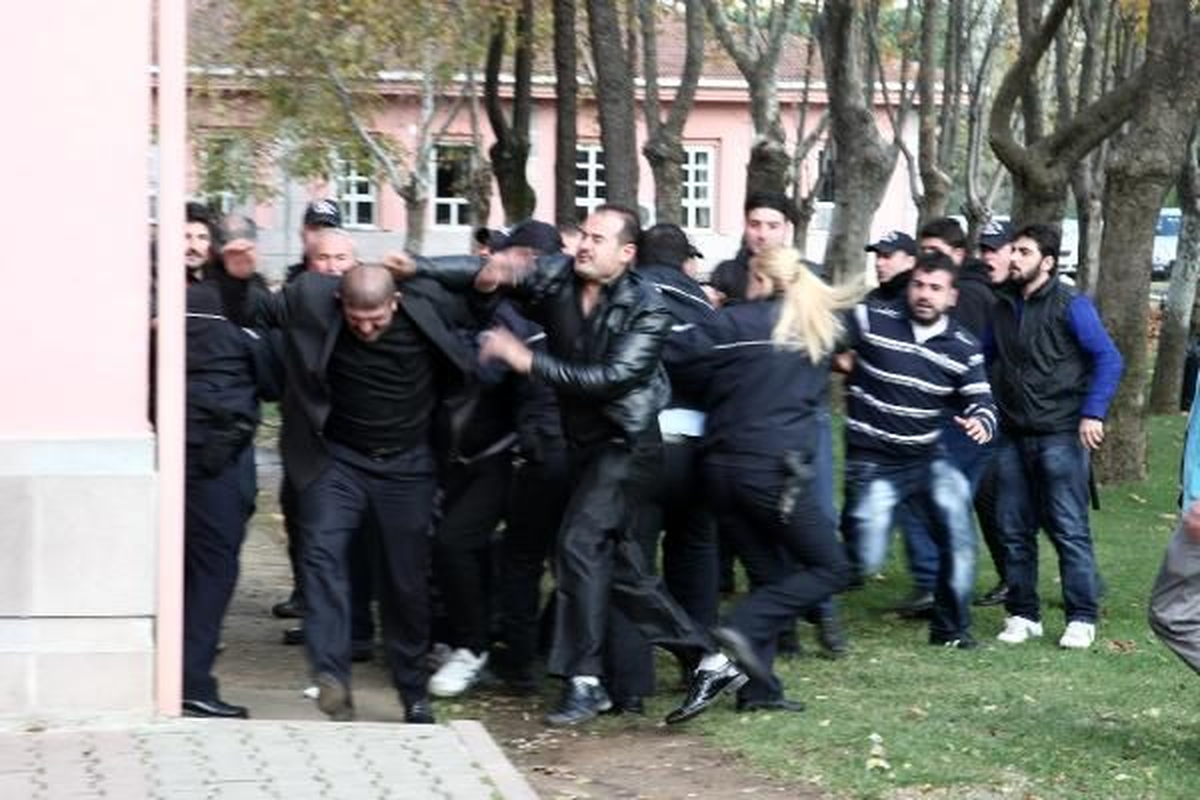 Tören\'in Davası, Adliyeyi Karıştırdı