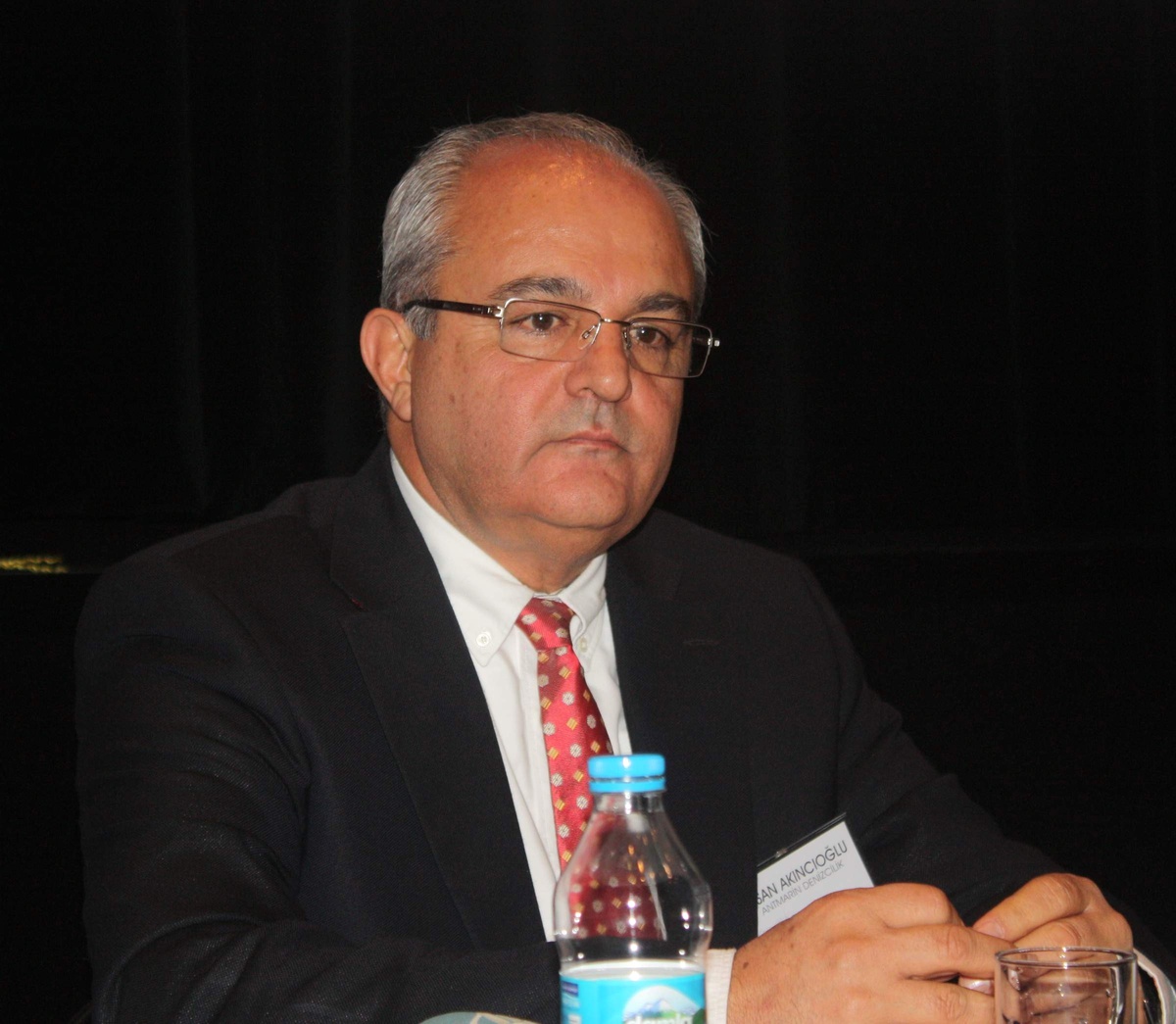 Akıncıoğlu\'ndan Bağış Tepkisi