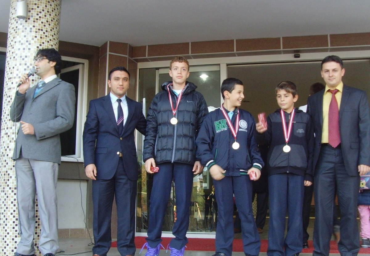 Birgivi Kolejinde Ödül Yağmuru