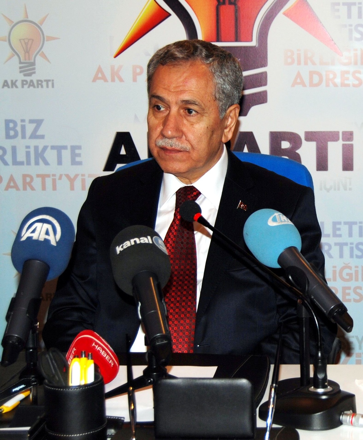 Bülent Arınç\'tan Özal Raporu Açıklaması