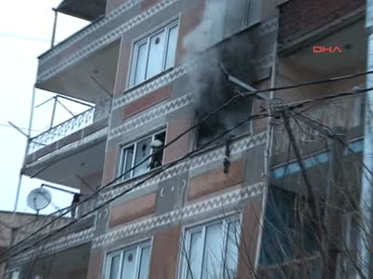 Bursa Evde Devrilen Soba Yangın Çıkardı