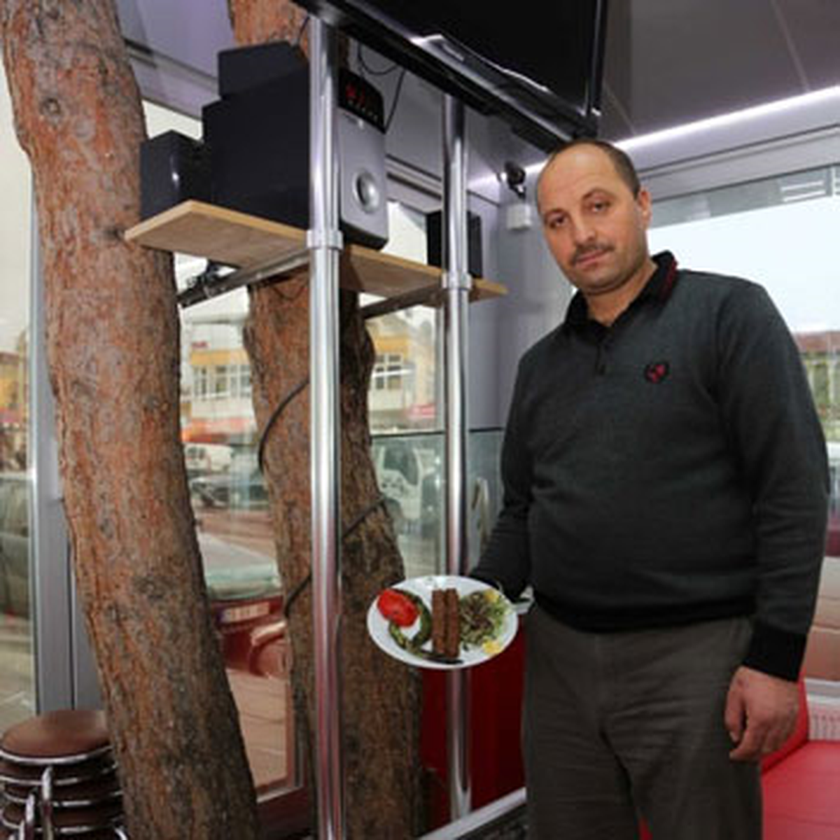 Erzincan\'da Kebapçının Ağaç Sevgisi