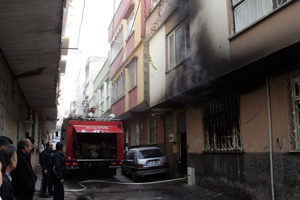 Evde Çıkan Yangın Korkuttu
