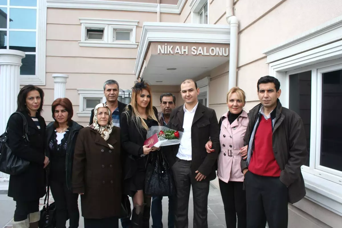 Galatasaray\'ın Yıldız Futbolcusunun Kardeşinin Talas\'ta Nikahı Kıyıldı