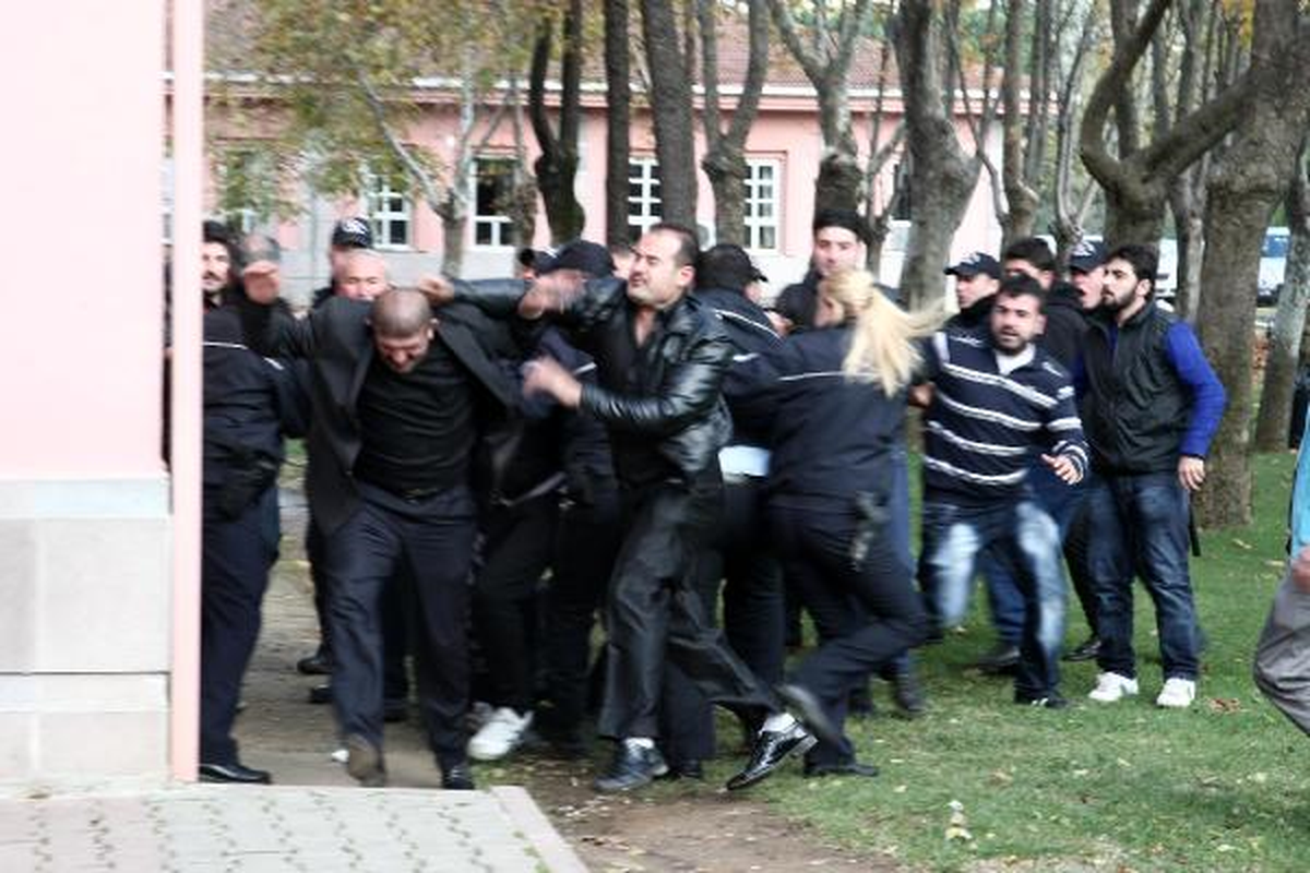 Güldünya\'nın Babasının Davasında Kavga