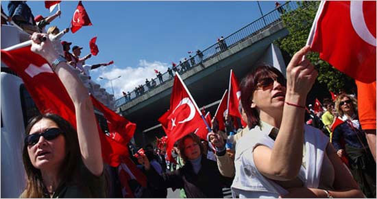 Hamburg Türk Öğretmenler Derneği, Ahlen\'deki Türkçe Yasağını Protesto Etti