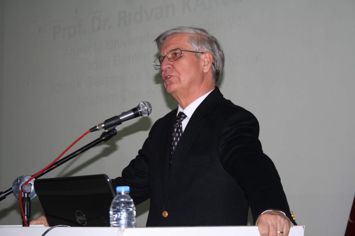 Kaü'de 'Son Gelişmeler Işığında Türkiye'nin AB Üyeliği ve Karşılaşılan Sorunlar', 'Bir Eksen...