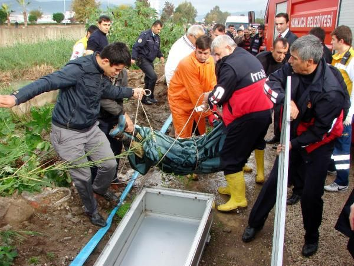 Kumluca\'da İki Gündür Kayıp Olan Kadın Ölü Bulundu