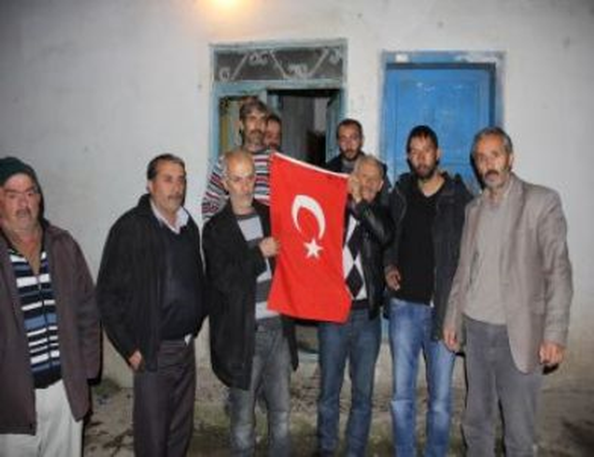 Şehit Polisin Ailesi İstanbul\'a Geldi