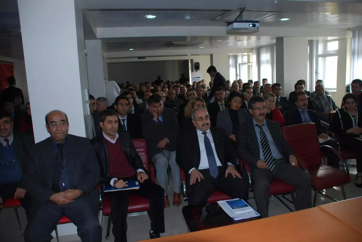 SGK\'dan Kamuda Çalışanlara Seminer