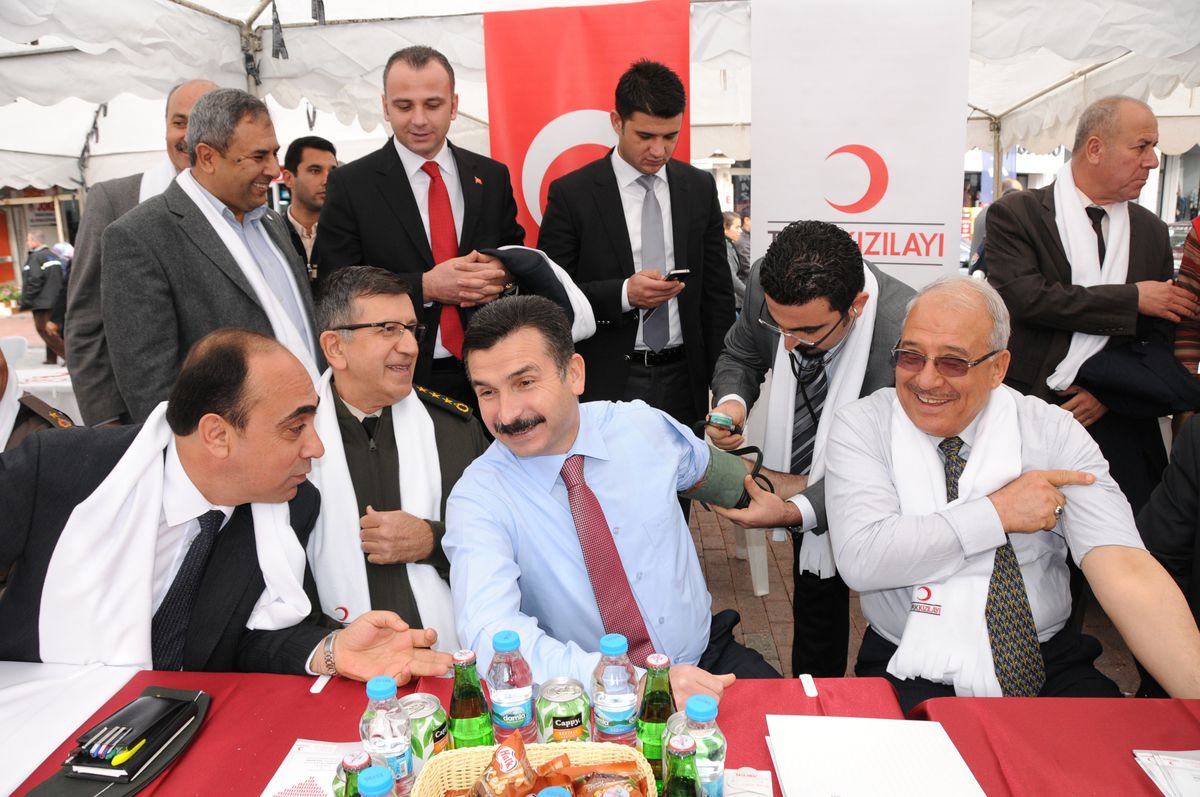 Tarsuslular 12.12.2012\'de Kan Bağışı İçin Seferber Oldu