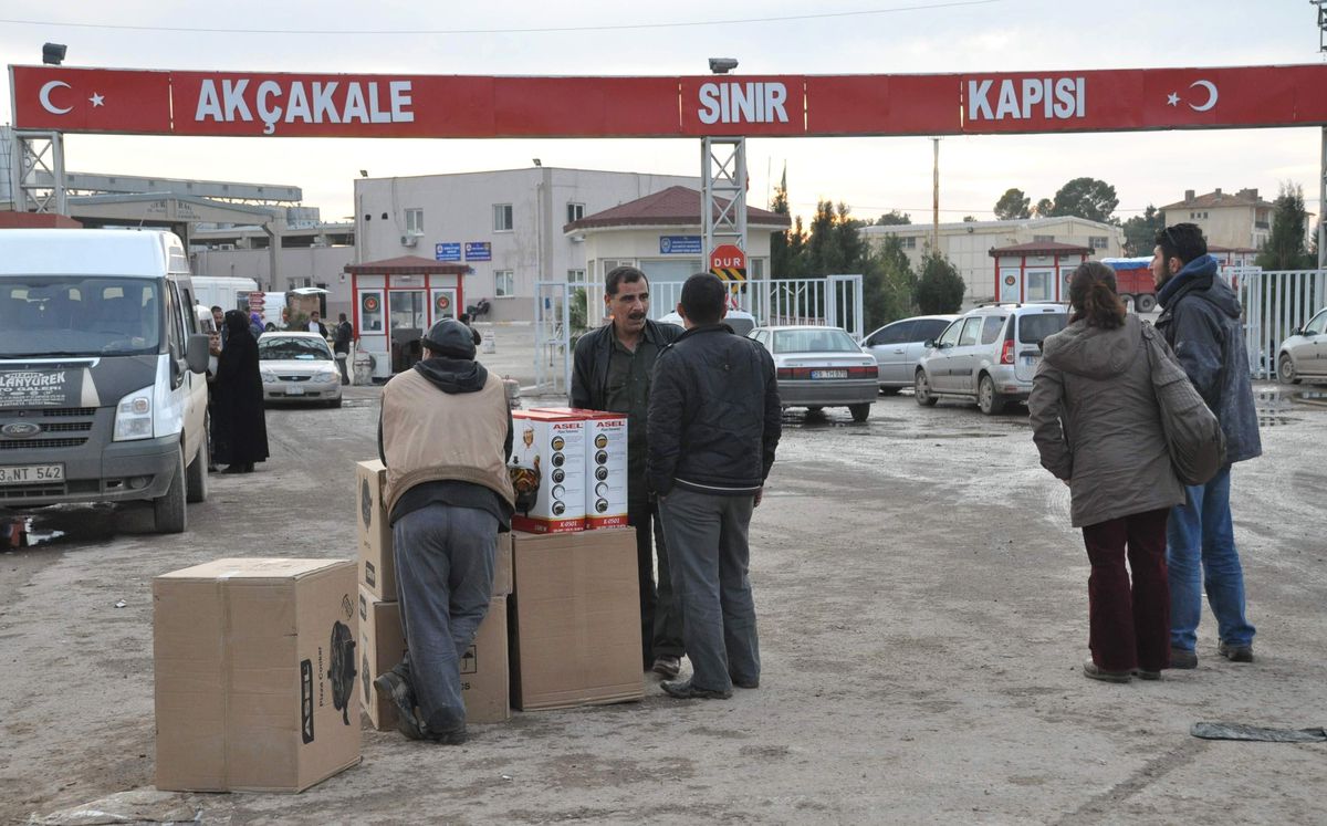 Tellebyat Bombalandı, İnsanlar Sınırda Kaldı