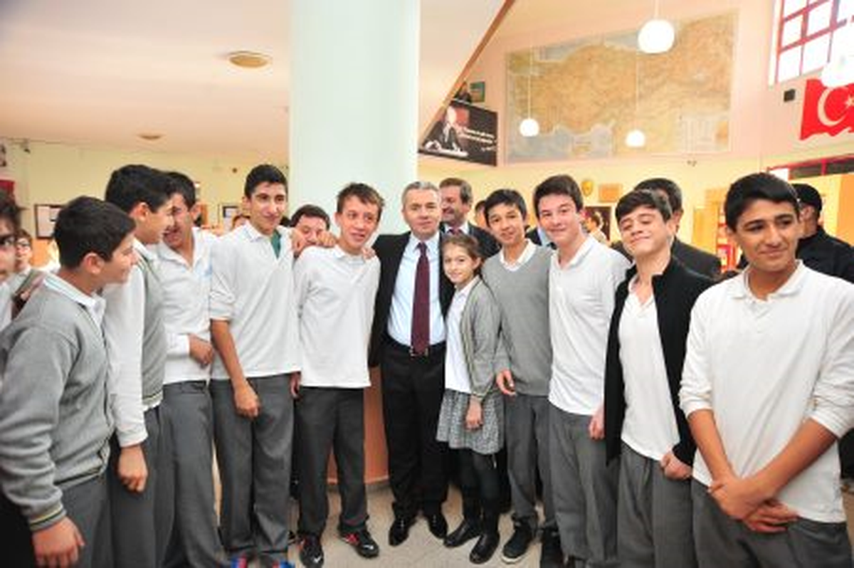 Yusuf Uzun Okul Ziyaretlerinde Bulundu