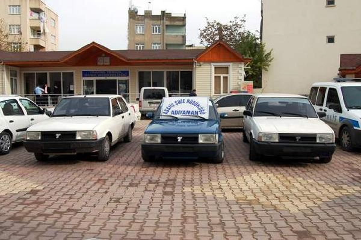 Adıyaman\'da Çalıntı Otomobil Operasyonu: 5 Gözaltı