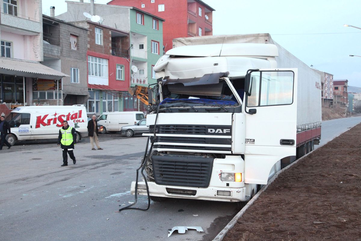 Ahlat\'ta Trafik Kazası, 1 Yaralı