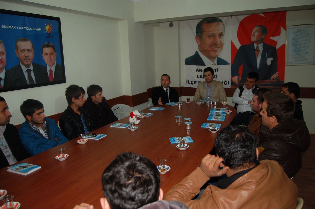 "Ak" Gençlerden İstişare Toplantısı