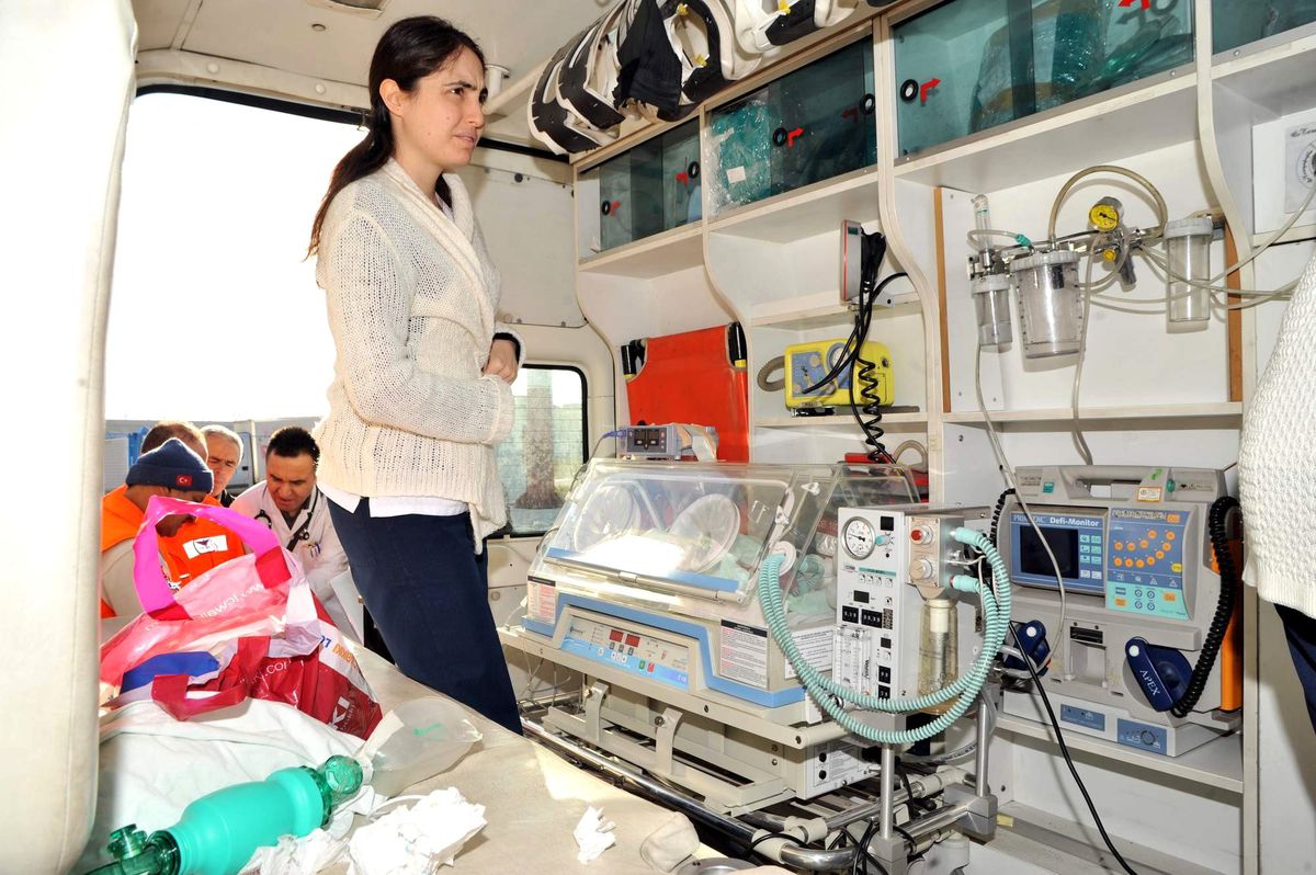 Ambulans Helikopterler Erken Doğan İkiz Kız Bebekler İçin Havalandı