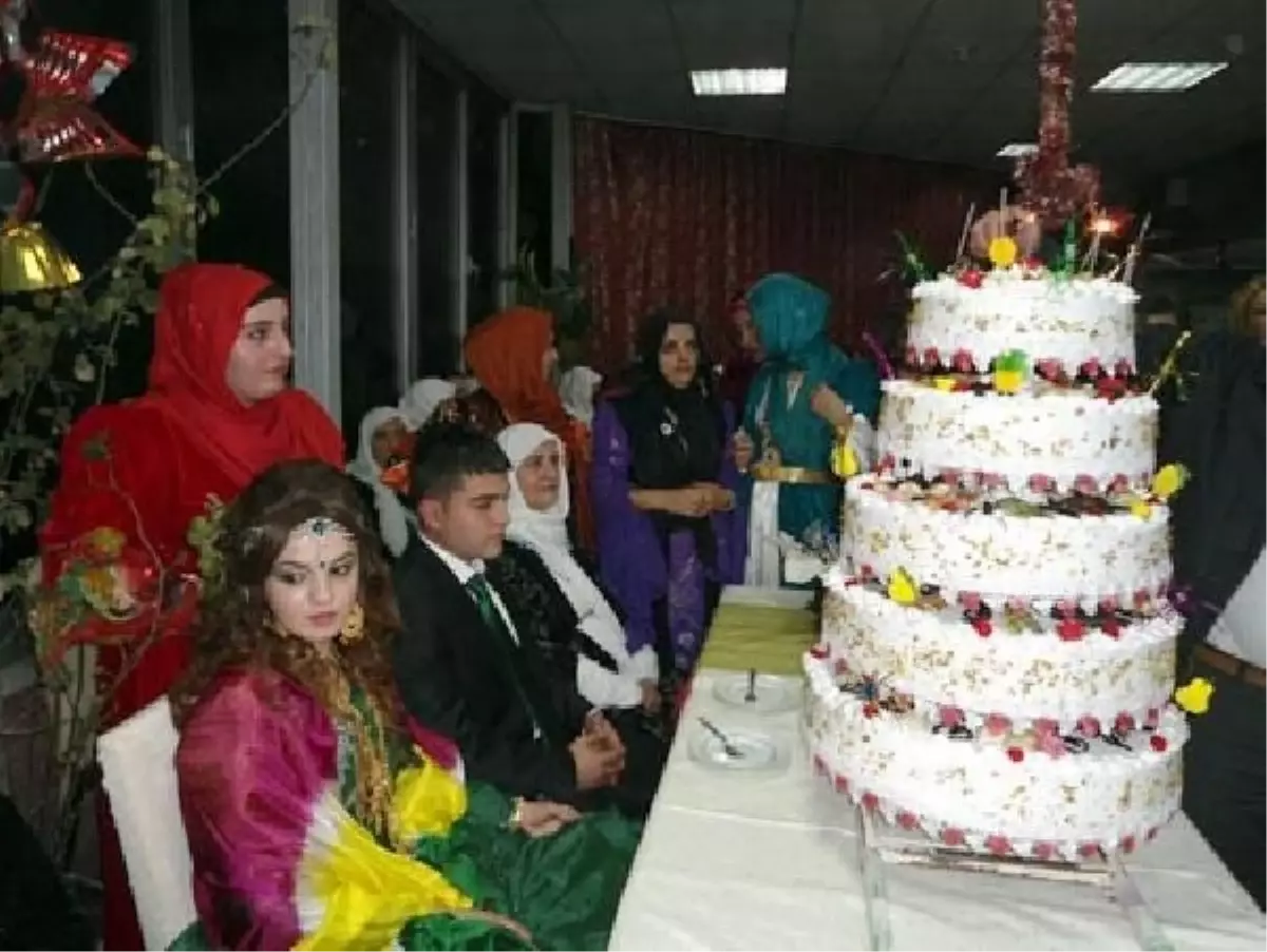 Aşiret Düğününde Bir İlk