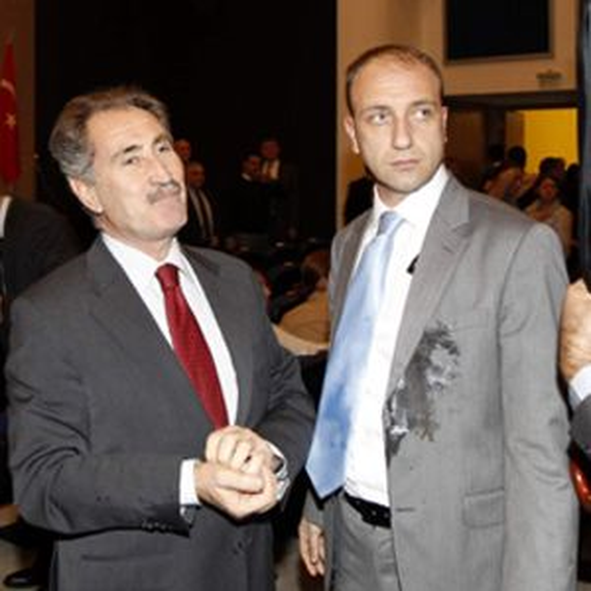 Bakan Günay\'a Yumurtalı Protesto