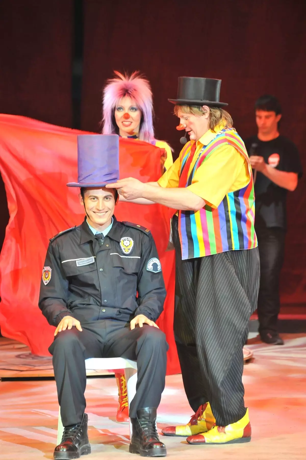 Büyük Ankara Sirki Polis Öğrencileri Ağırladı