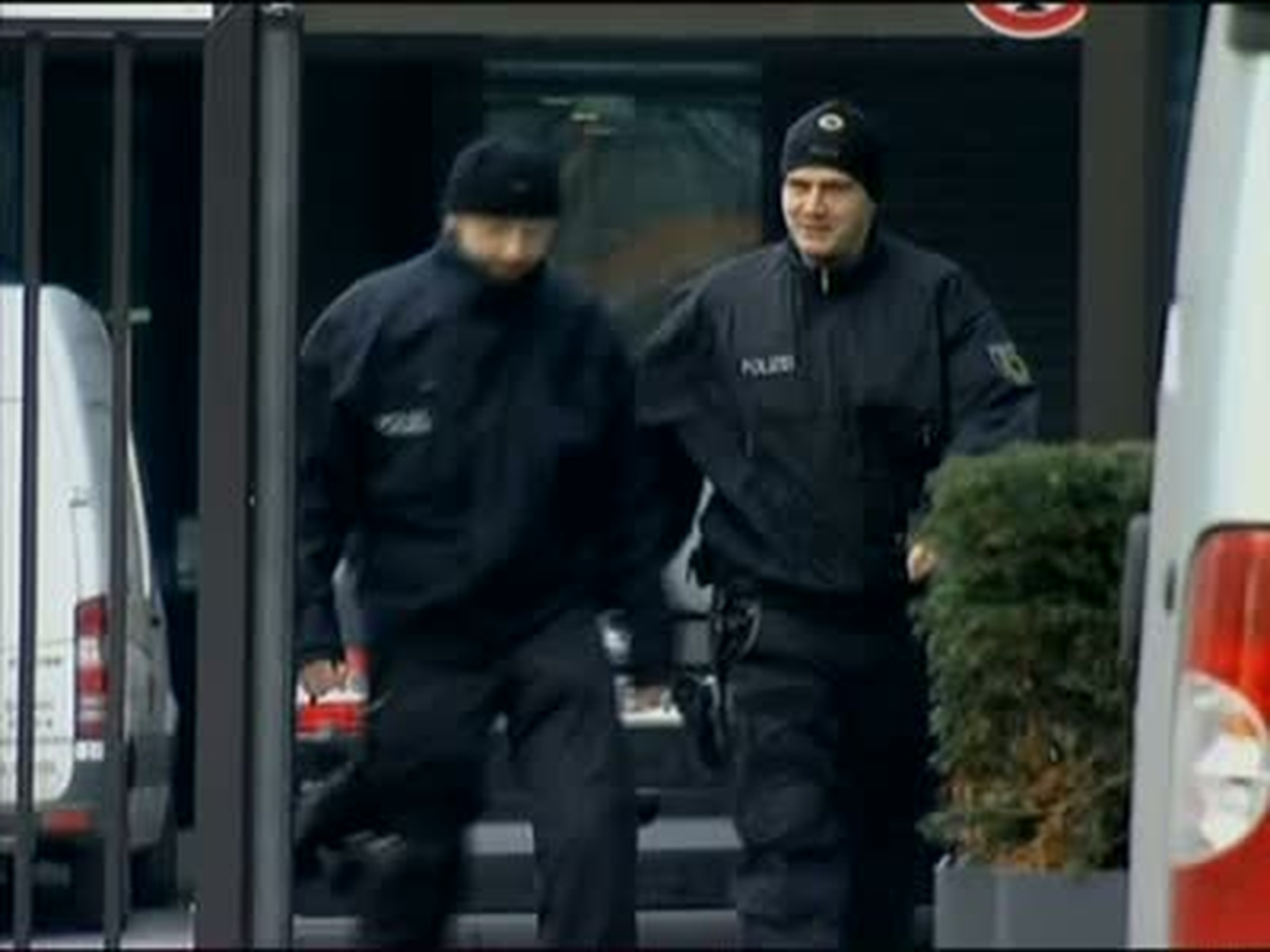 Deutsche Bank\'a Polis Baskını