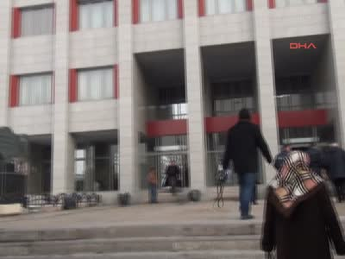 Casusluk Davasında Neşet Ertaş Türkülü Savunma