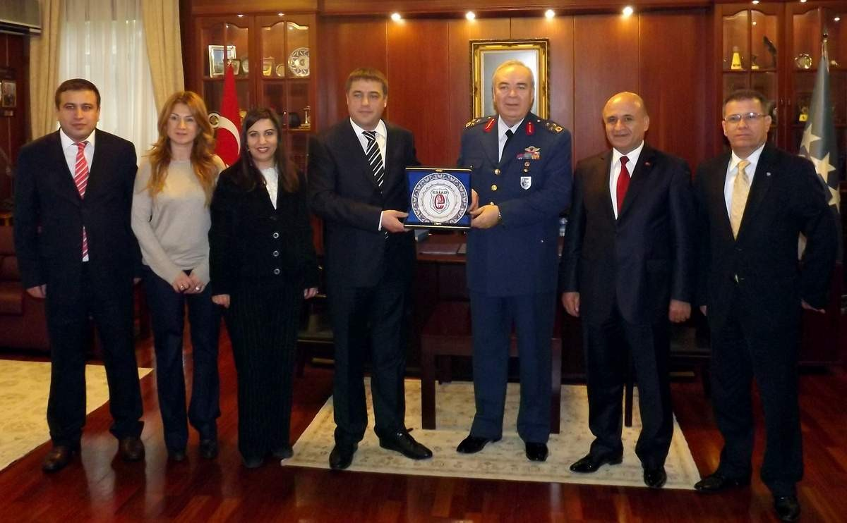 ESİAD\'tan Garnizon Komutanı Ünal\'a Ziyaret
