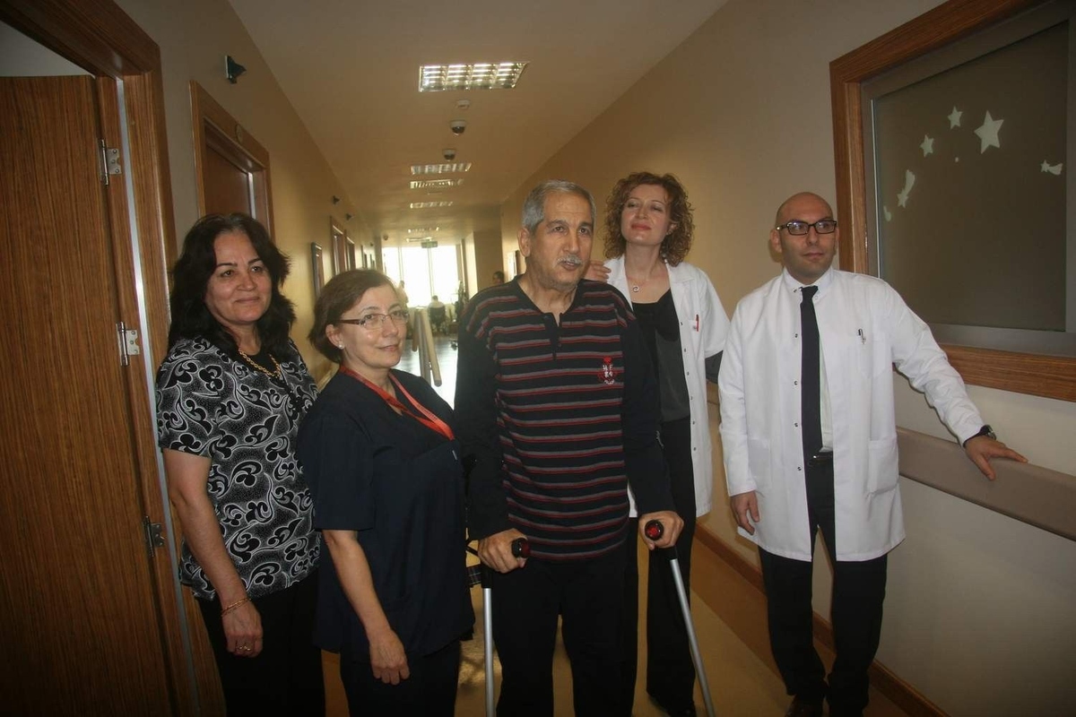 Felçli Hastanın, "İlk Adım" Mutluluğu
