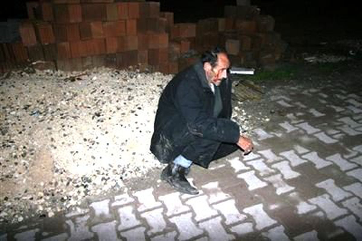 Hareket Halindeki Otomobilden Atıldı