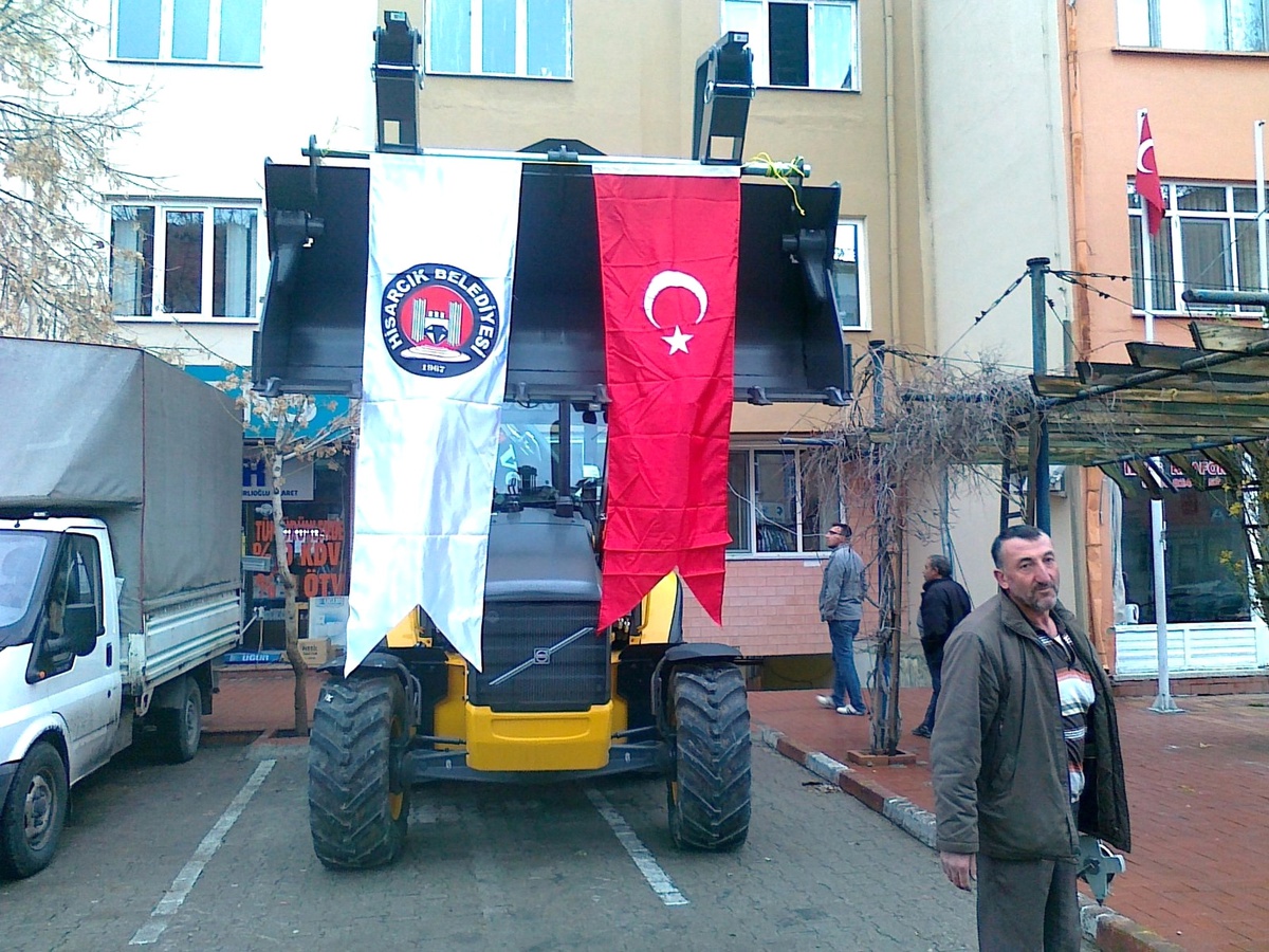 Hisarcık Belediyesi'ne Yeni İş Makinesi