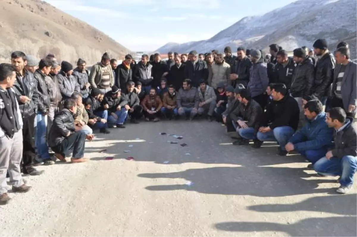 İran Sınırında \'Sınır Ticareti\' Eylemi