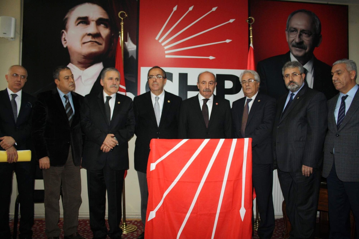 Kayseri\'de Açılan Davaya Katılmak İçin Gelen Chpli Vekiller Açıklama Yaptı